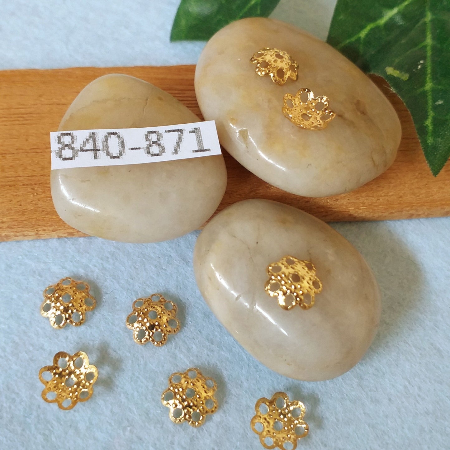 metallo oro negozio coppette bigiotteria fiori metallo cappette filigrana copriperla stelline collane uso fai da te bijoux angioletti