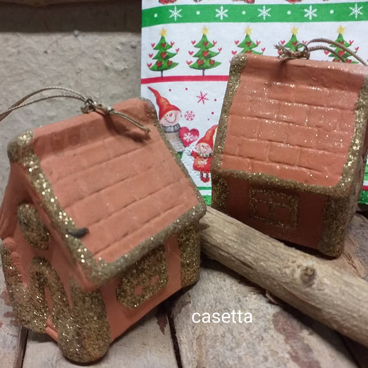 decorazioni natalizie rustiche addobbi albero Natale in terracotta casette con brillantini glitter coccio da appendere  uso chiudipacco regalo segnaposto capodanno composizioni floreali