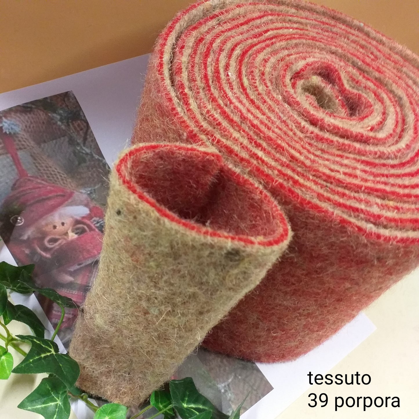 tessuto stoffa 39 rosso porpora feltro di pura lana cotta modellabile uso lavoretti natalizi creare bambola di Bartolino Natale addobbi decorazioni streghetta befanella Halloween
