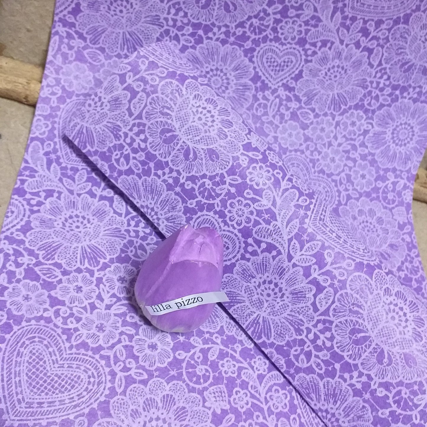 lilla glicine lavanda bianco pannolenci morbido feltro stampato disegnato pizzo shabby fantasia fiori cuori per lavoretti fuoriporta fiocchi nascita coccarde addobbi natalizi decorazioni pasquali vetrinistica bomboniere