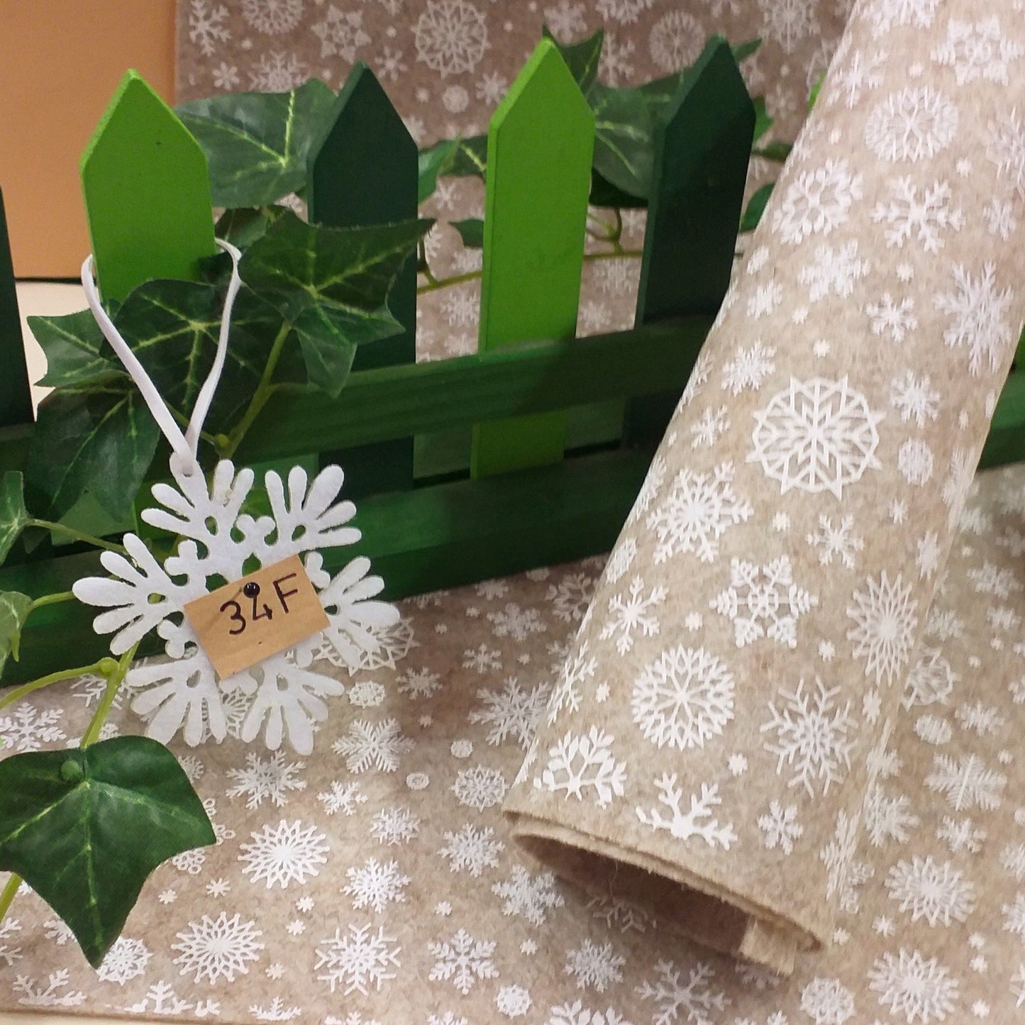 bianco beige feltro pannolenci stampato natalizio fiocco di neve stella di Natale ad uso fustellati gnomi creazione fai da te su fuoriporta centrotavola decorazioni albero