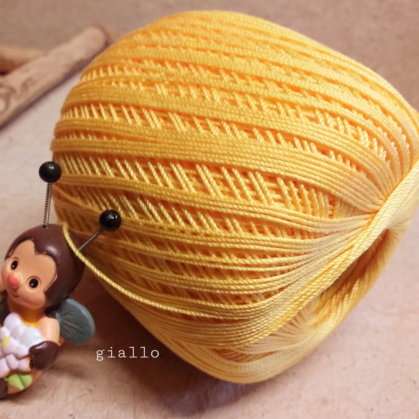 giallo offerta stock gomitolo filo Profilo 8 di scozia filato cotone per uncinetto 1.00-1.75 uso crochet lavori con uncino ferri da calza a maglia presine coperte borse scialle
