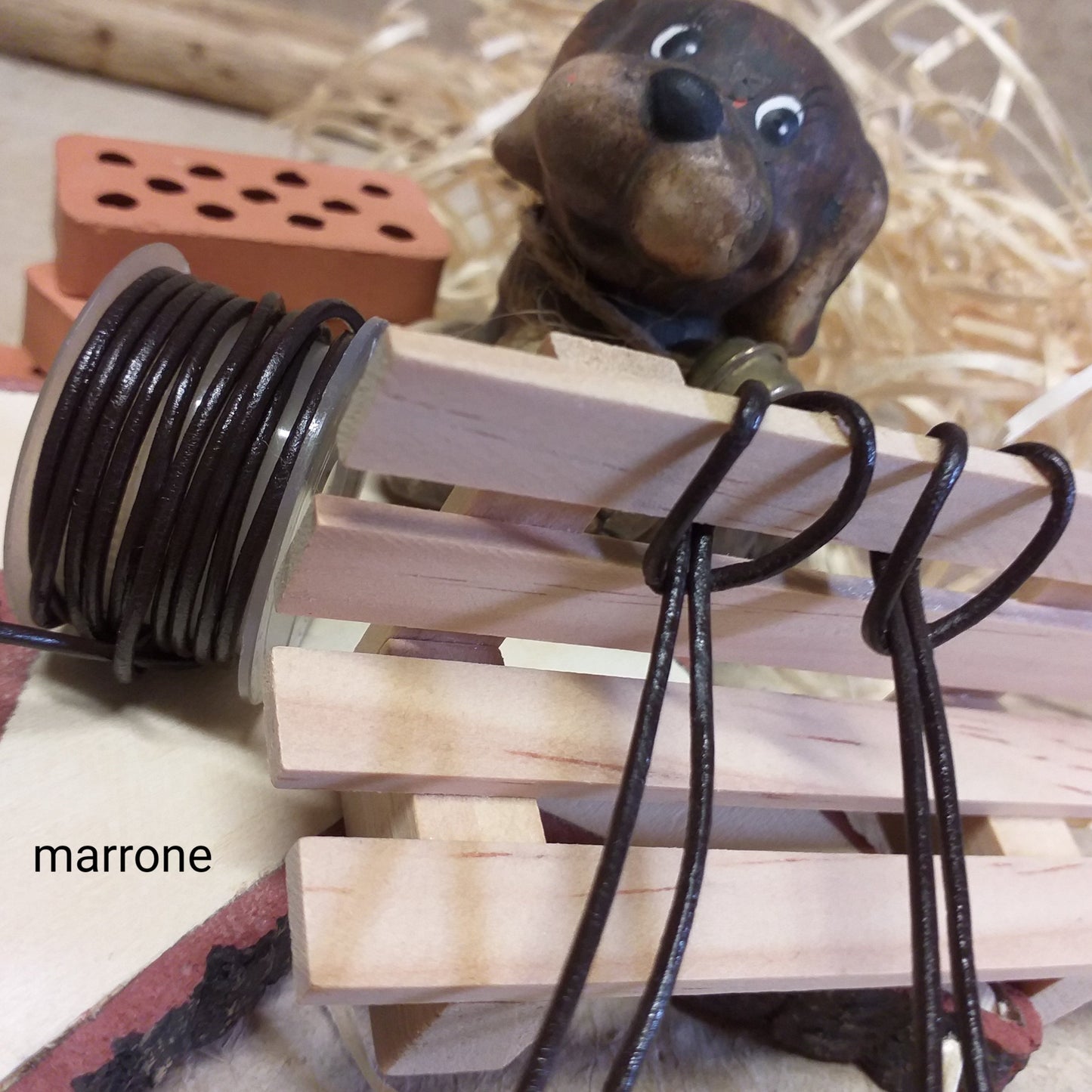 filo marrone cordini pelle cuoio lacci collane cordoncino 2 mm vendita corda a metro uso per bigiotteria maschile cowboy gioielleria ciondolo moda country packaging vetrinistica