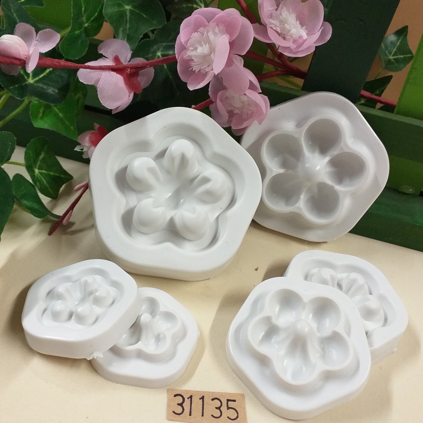 fiorellini bombati di pesco mandorlo piccoli formine stampi per fiori di gomma crepla fommy fare composizioni con carta termomodellabile brillantinata eva foam mousse floreali Natale centrotavola