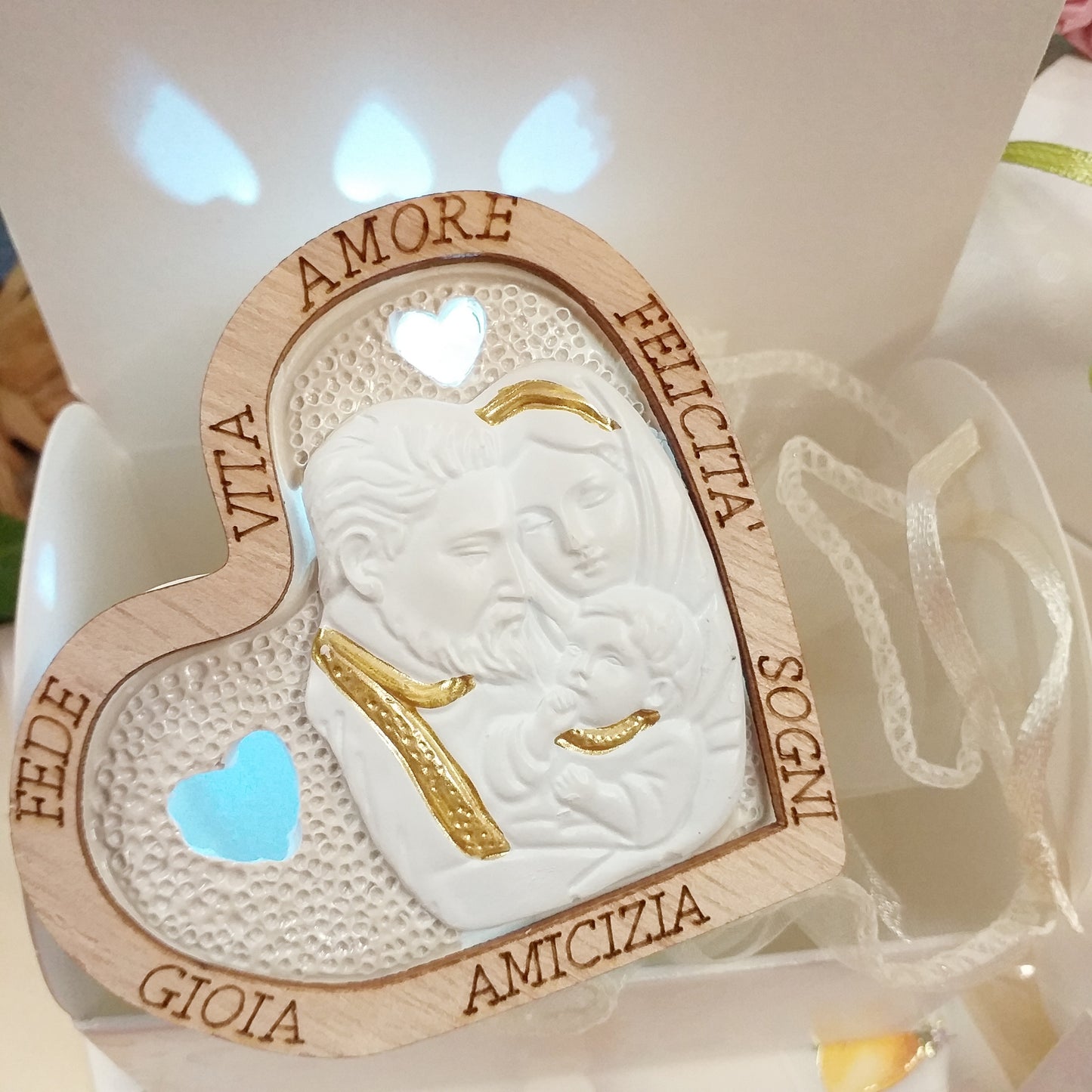 negozio icone led cuore gesso legno pirografato frasi scritte fede vita amore felicità sogni gioia amicizia bomboniere sacra famiglia confezionate battesimo comunione cresima matrimonio portaconfetti panna scatola bigliettino