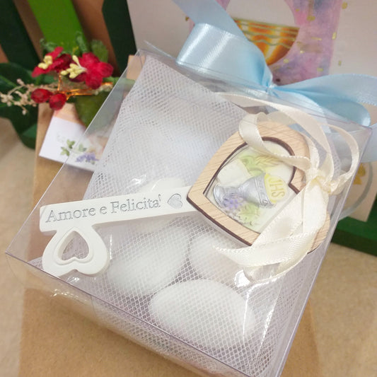 colori bambino maschietto celeste azzurro bianco simboli pensiero ricordo chiave icona sacra religiosa frase stampata Amore e Felicità bomboniera comunione cresima confezionata 5 confetti