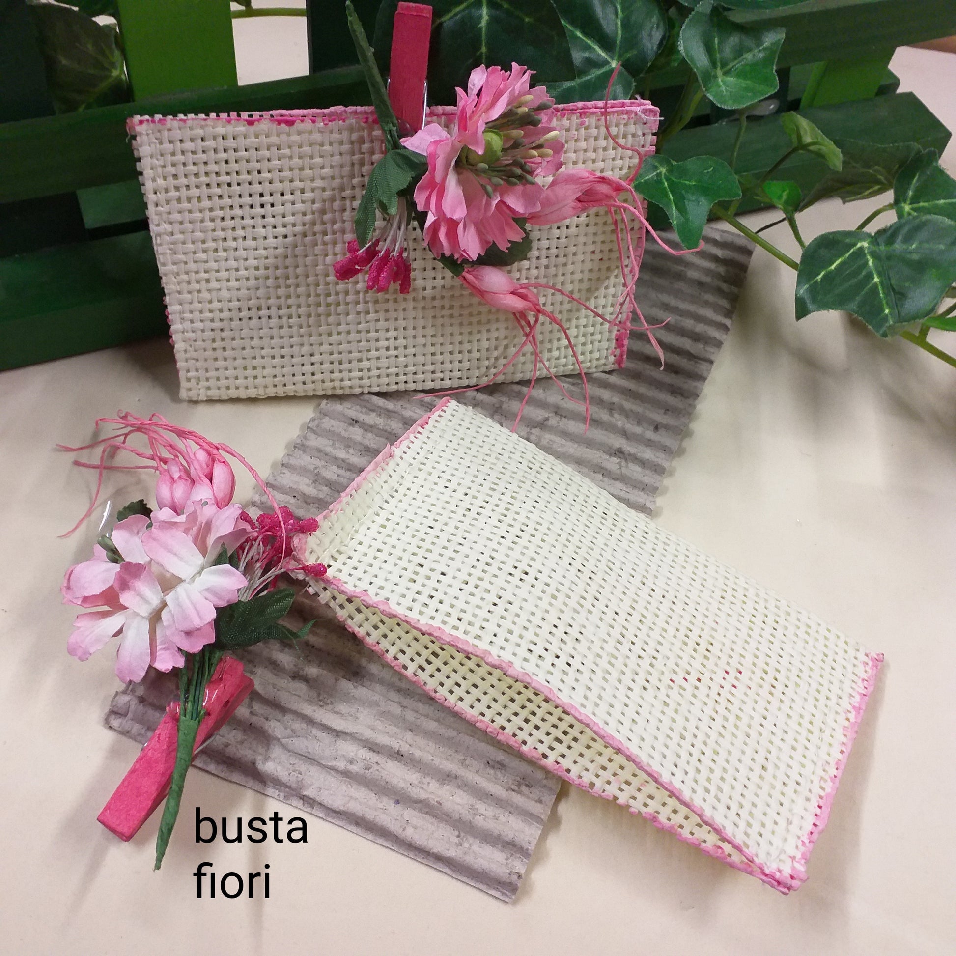 bustine piccole con fiori mignon miniature per bomboniere portaconfetti di juta corda rafia uso confezionamento packaging decorazioni hobby fai da te