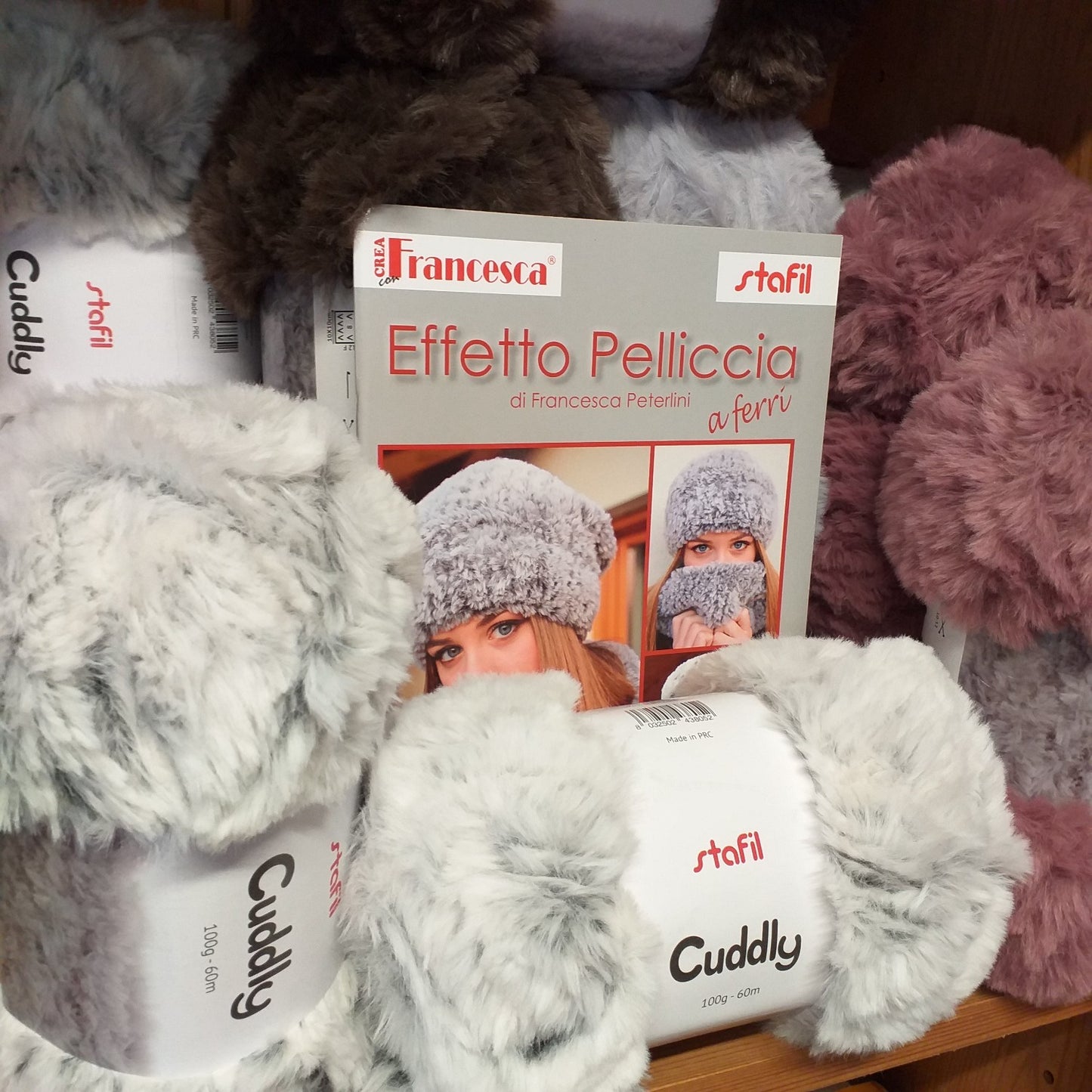 lana pelliccia bianca marrone rosa grigio filato cuddly stafil lavori uncinetto e libretto manuale cartamodelli ferri da maglia amigurumi bambole pupazzi gnomi natalizi decorazioni peluche
