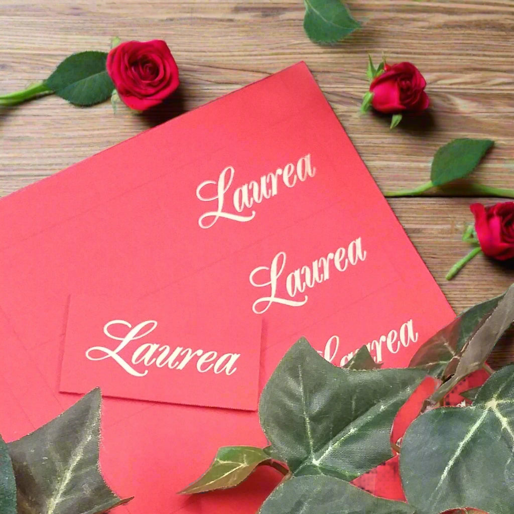 targhetta di bigliettini rossi laurea cartoncini fai da te da stampare A4 scritta dorata uso confezionamento confetti e ricordini bomboniere