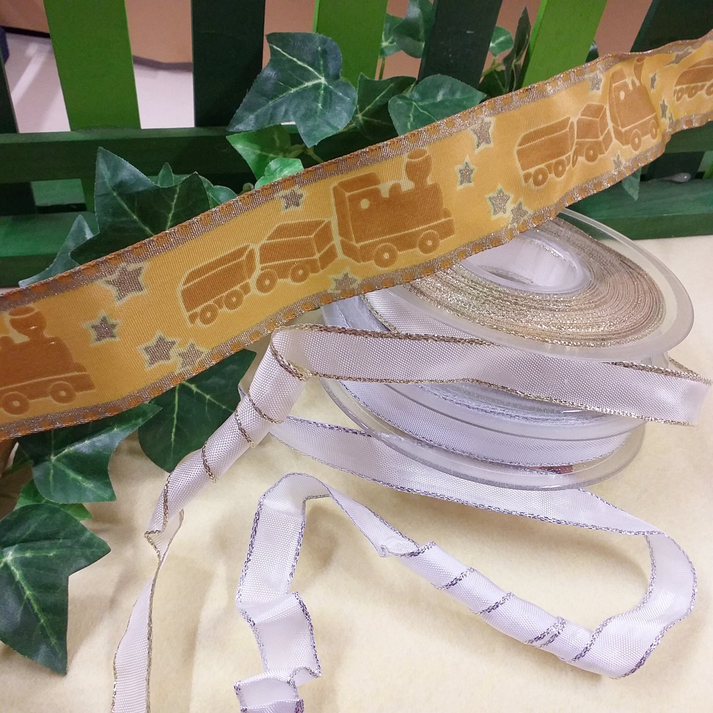 trenino bordo oro argento nastro decorativo per bomboniere Prima Comunione Santa Cresima anniversario matrimonio venticinquesimo nozze d'argento e decorazioni albero natale confezioni regalo pacchi packaging