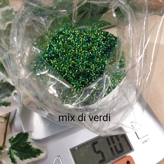 Misto di verde medio chiaro scuro perline conteria veneziana negozio a peso mezzo kg per fiori e piante alberi bonsai
