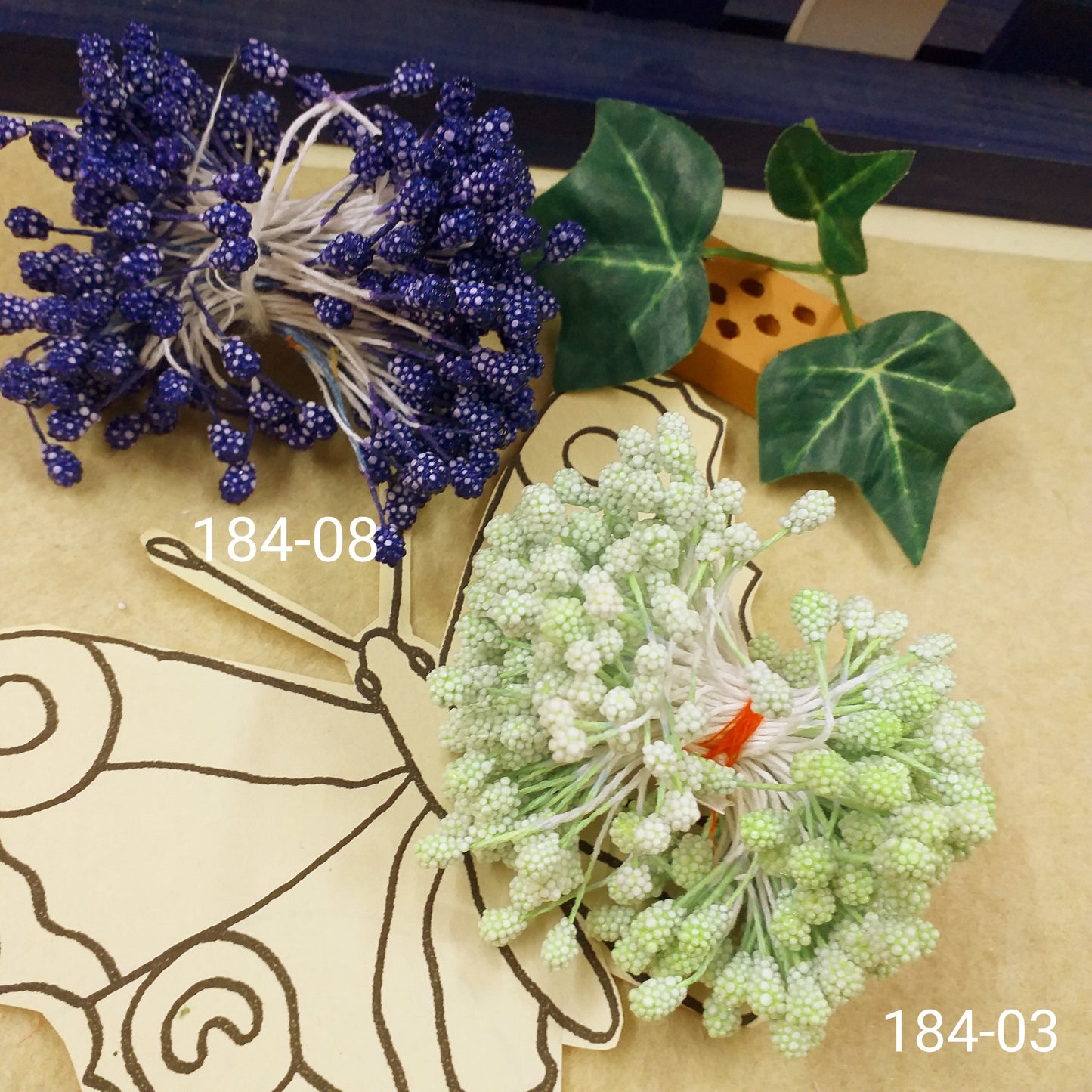 viola e verde mela chiaro vendita bouquet mazzolino pistilli per fiori finti accessori stami uso composizioni artificiali natalizie pasquali bomboniere fioristi hobbistica fai da te botanica