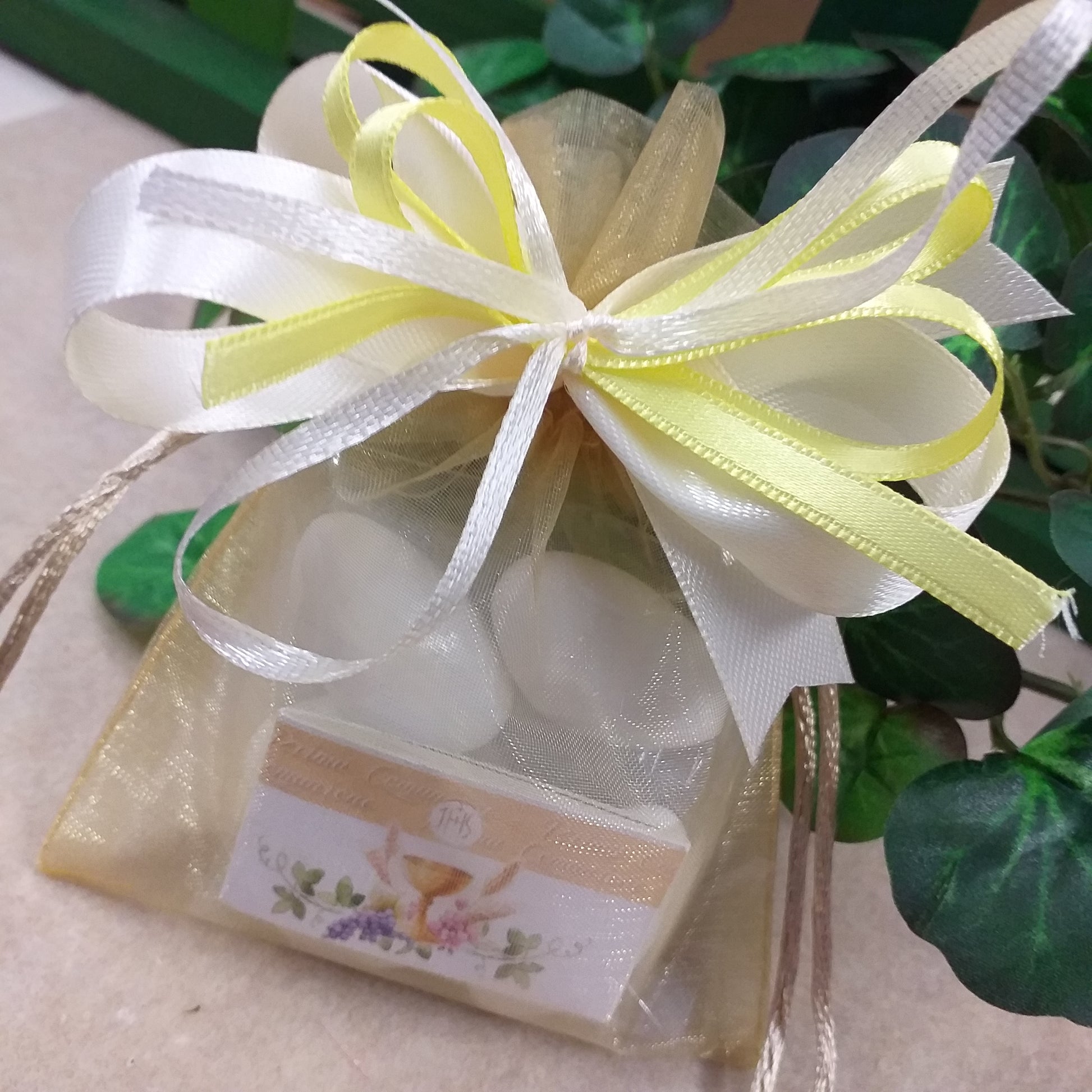 giallo bianco crema bustina organza di sacchetti portaconfetti confezionati 5 confetti bigliettino Comunione colorati assortiti per bambino e bambina
