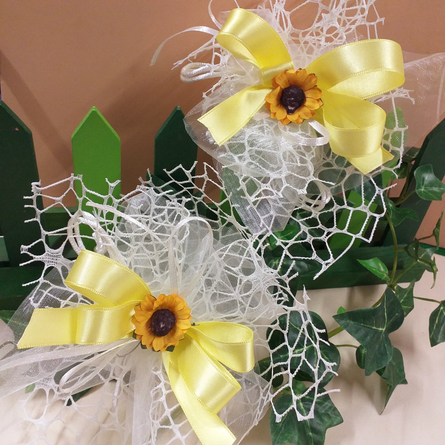 rete tulle sacchetti matrimonio coccarda girasoli bomboniere confezionate confetti bigliettino stampato o kit fai da te