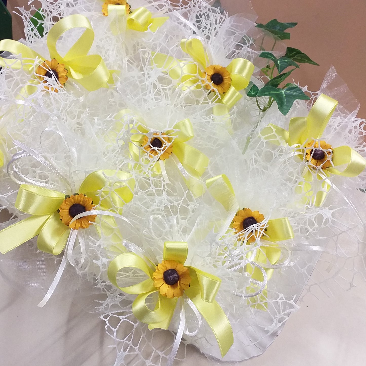 confettata vassoio rete tulle sacchetti matrimonio coccarda girasoli bomboniere confezionate confetti bigliettino stampato o kit fai da te