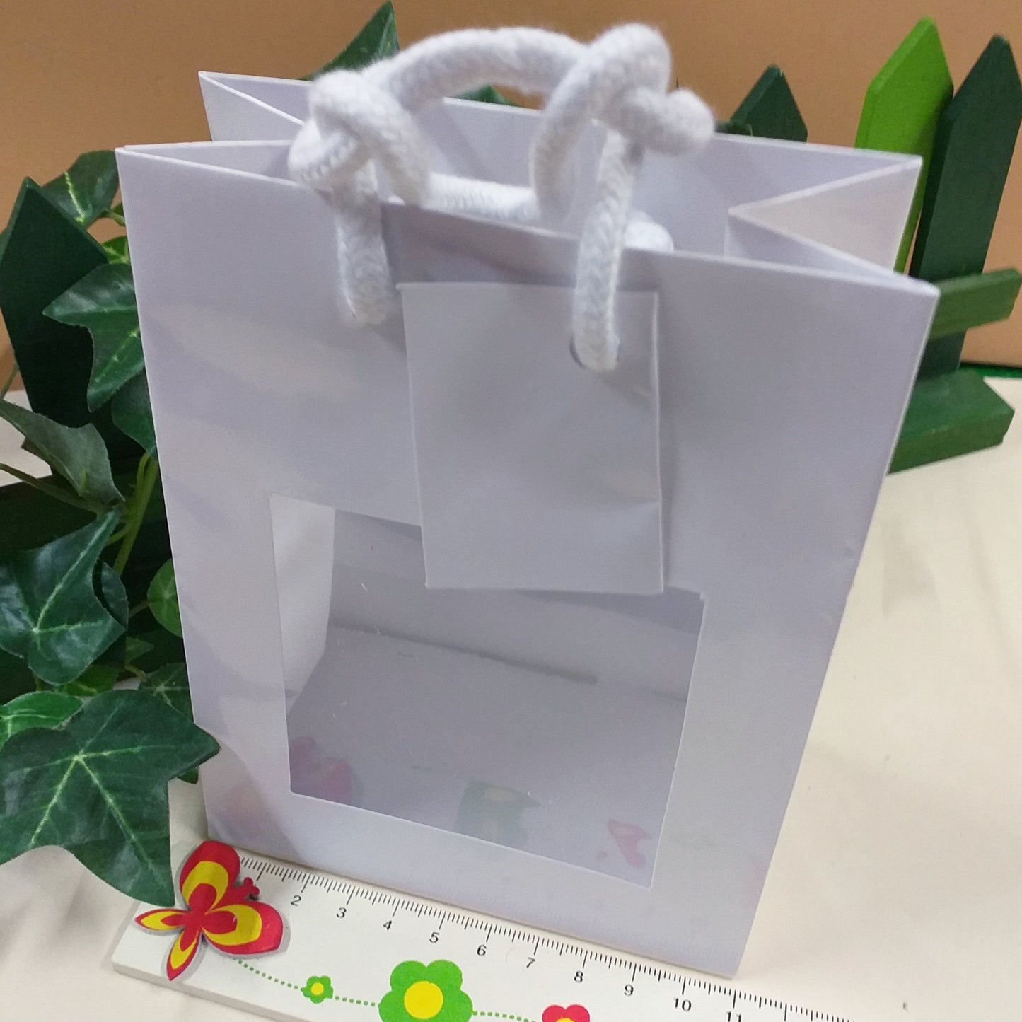 scatole shopper bomboniere box bag buste regalo di cartoncino bianche con manici corda finestra trasparente bianche
