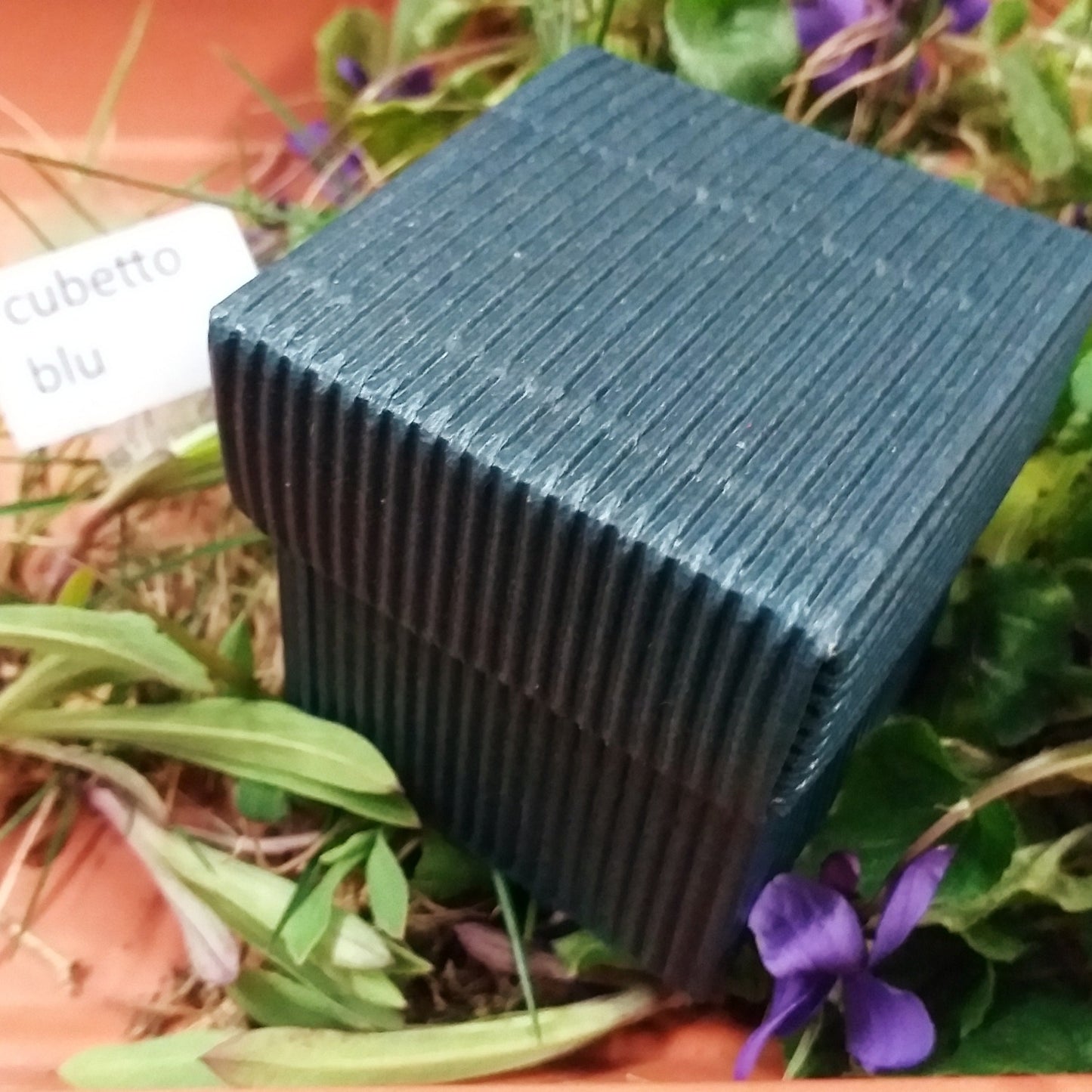 cubetto con coperchio cartone ondulato cannetè blu scatoline portaconfetti fai da te bomboniere uso packaging confezionamento aprifesta segnaposto confettata regalini sorprese pasquali