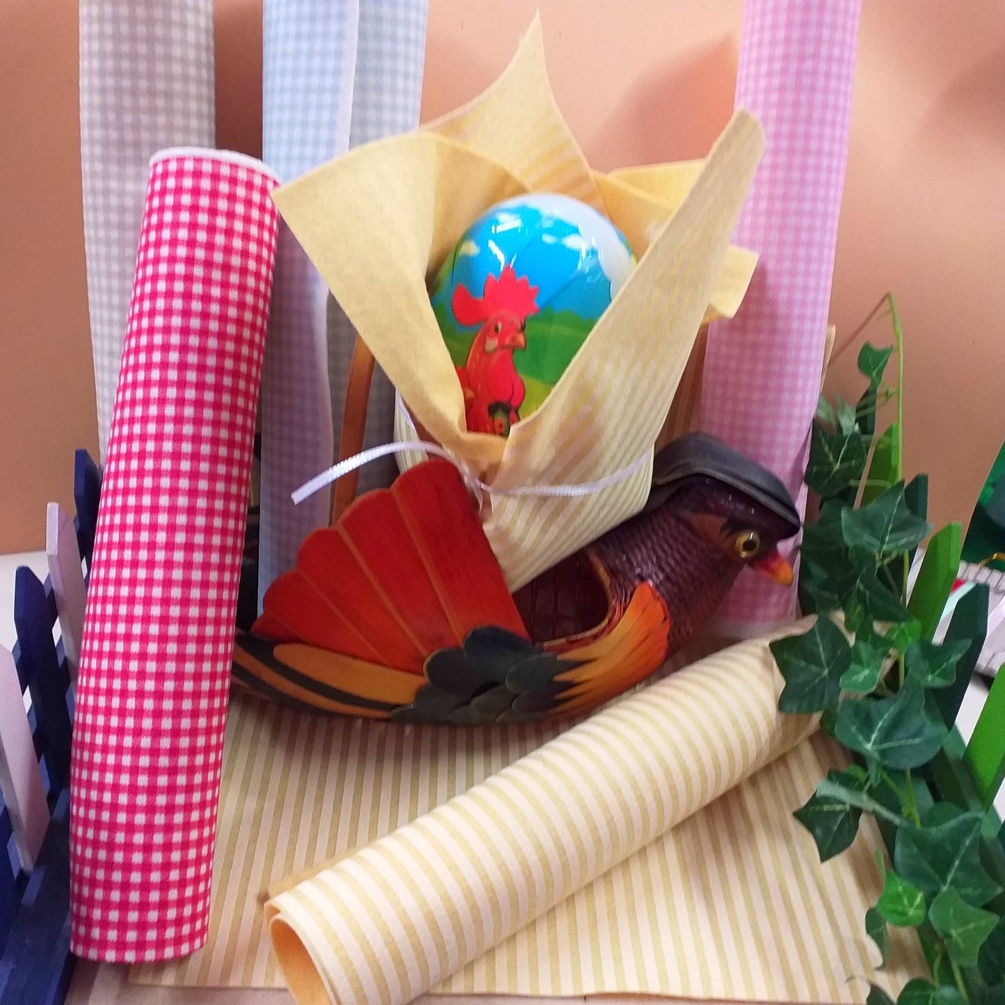 rosa celeste beige giallo rosso scampolo pezza di stoffa a quadretti pannolenci tessuto feltro corredino nascita bambini cameretta fiocco ad uso materiale cucito creativo hobbistica gnomi bambole ghirlanda fuoriporta centrotavola pasquale uovo