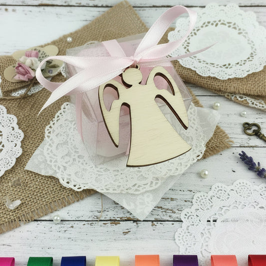 rosa e colori assortiti scatoline aprifesta segnaposto bomboniere confetti bigliettino confezionate Battesimo Prima Comunione Cresima nascita bimbi ciondolo angioletto legno artigianale shabby