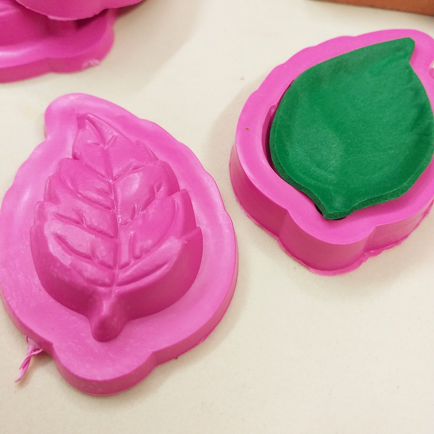idea shop online vendita stampi con doppie formine per creare foglie di fiori fommy carta eva gomma crepla fai da te con foam mousse verde