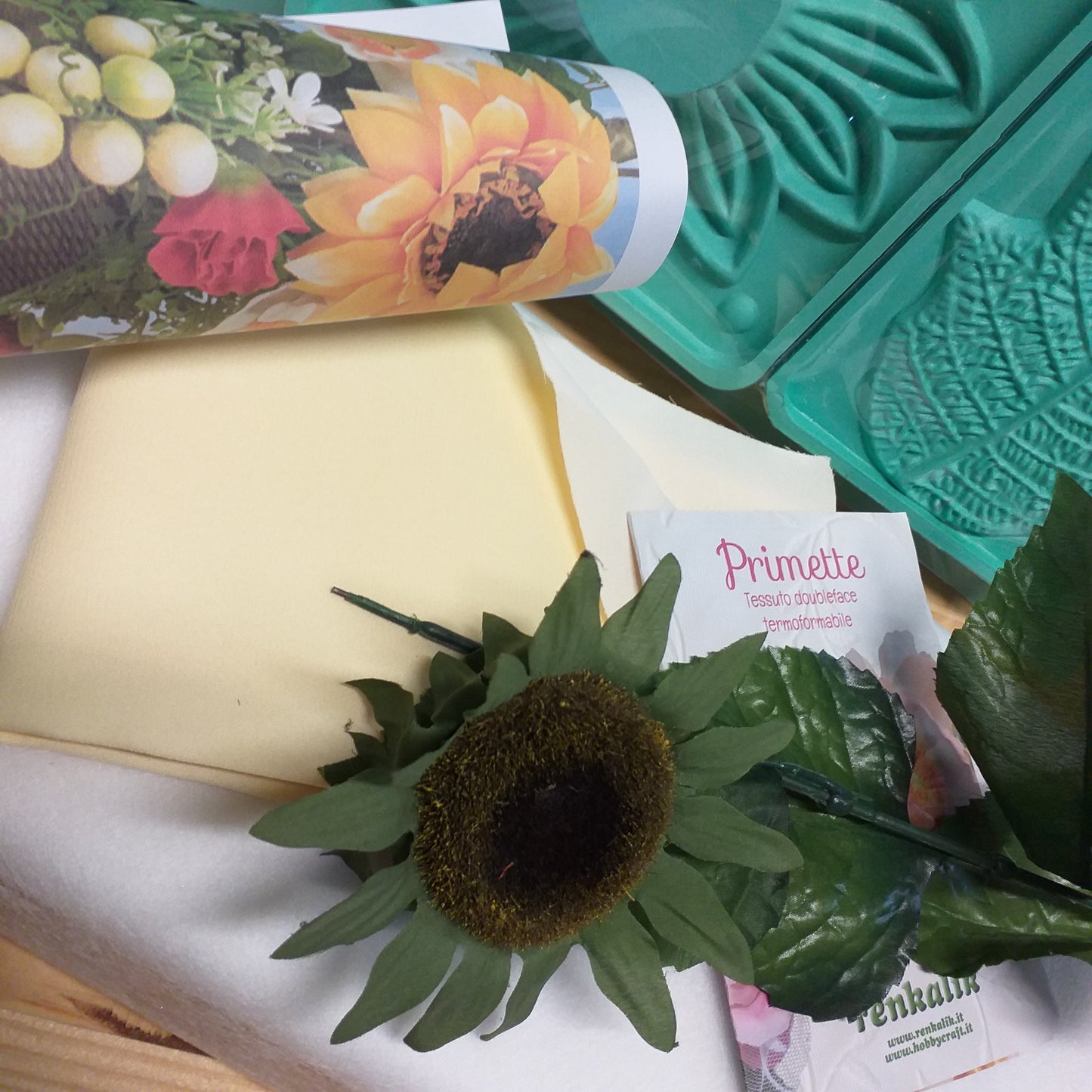 stampo fiori girasole jumbo fommy gomma crepla eva kit con tessuto termoformabile termomodellabile primette Renkalik colore giallo cremino stelo foglie resina termoadesiva