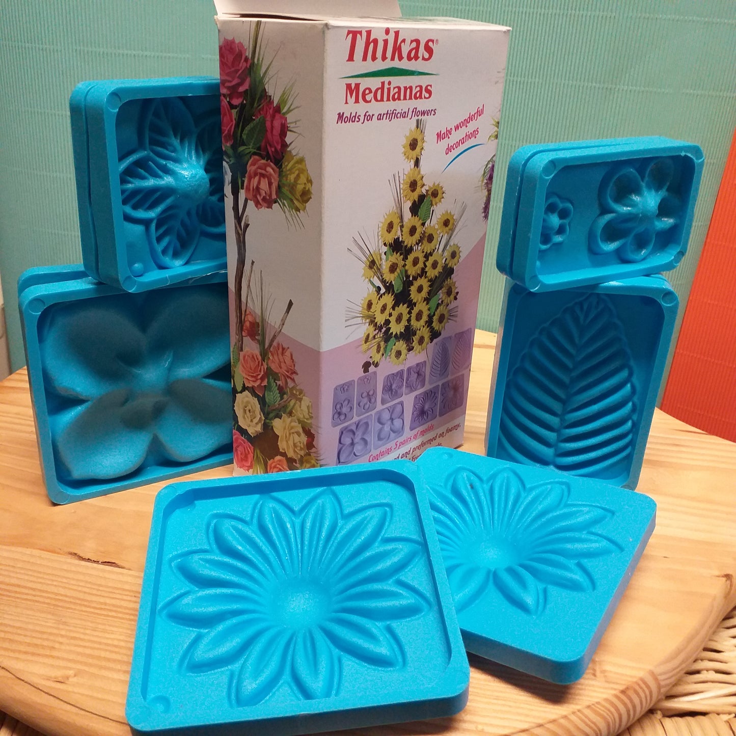 Thikas Medianas Renkalik 5 formine doppie in 2 parti stampo fiori girasole azalea cristantemi margherite foglie gigli pioggia uso con fommy gomma crepla eva tessuto termoformabile termomodellabile primette velluto