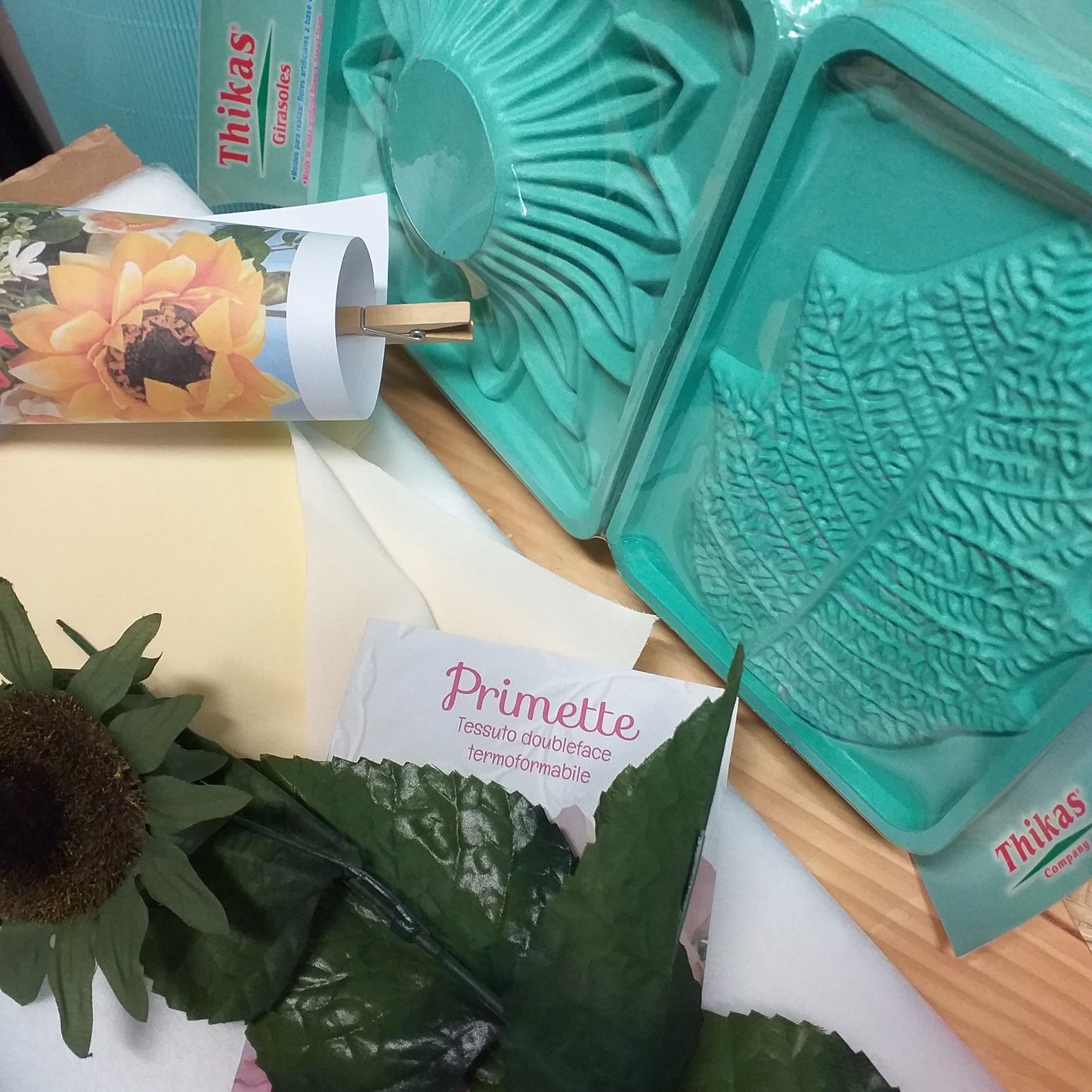 kit completo hobbistica stampo fiori girasole jumbo fommy gomma crepla eva tessuto termoformabile termomodellabile primette Renkalik stelo foglie resina termoadesiva