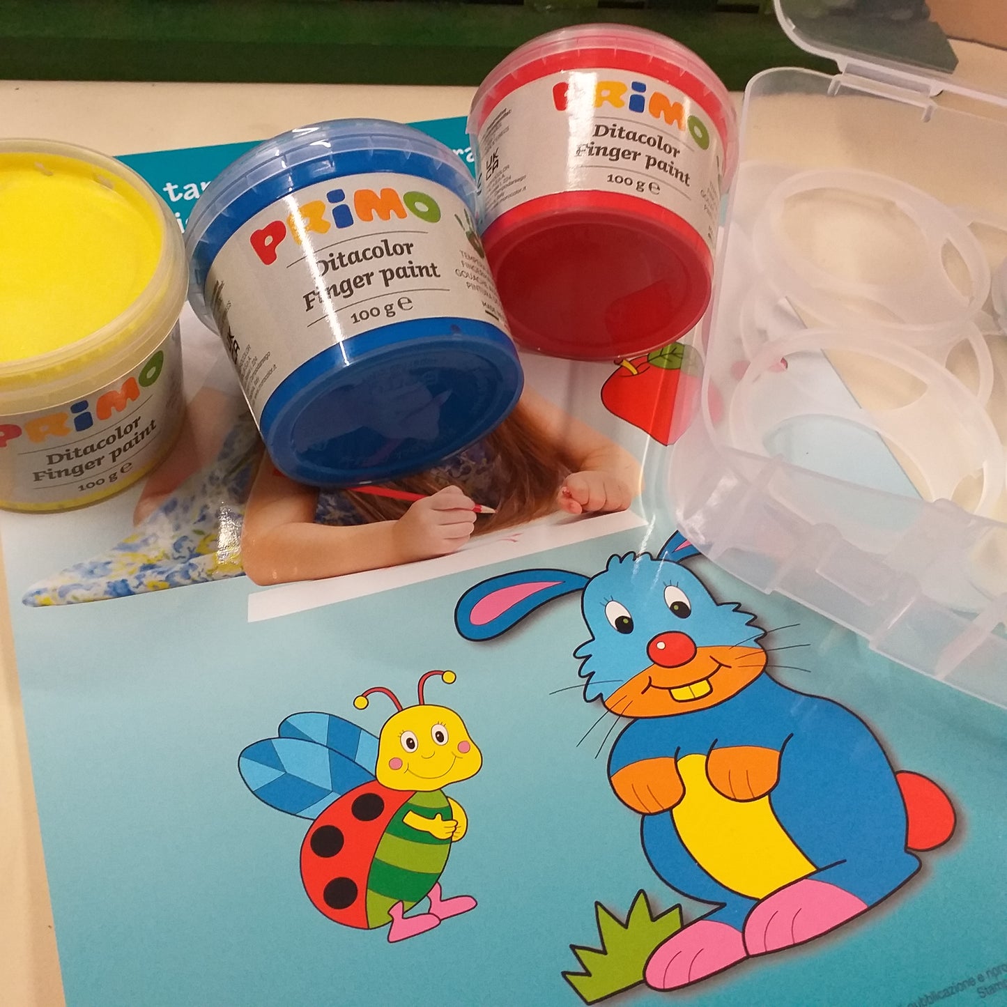 giallo blu rosso coniglio coccinella Ditacolor finger paint valigetta Primo kit 6 tempere colori dita e mani per lavoretti bambini disegnare colorare dipingere pitturare animali della fattoria