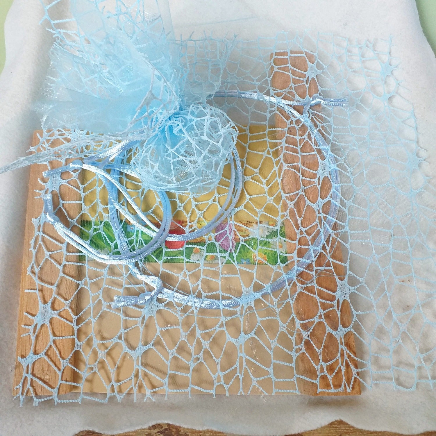 celeste nascita battesimo bimbo azzurro coccarda pompon farfalla tulle organza rete spider pizzo con nastrino tirante uso facile fai da te sacchetti portaconfetti confezionare bomboniere confetti segnaposto packaging fiori secchi profumati lavanda