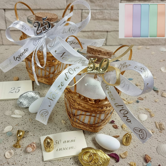 allestimento confettata vasetti barattoli vetro tappo sughero numero 25 o 50 di anni matrimonio anniversario nozze oro argento confezionati confetti dorati argentati cestini bigliettini altri nastrini pastello