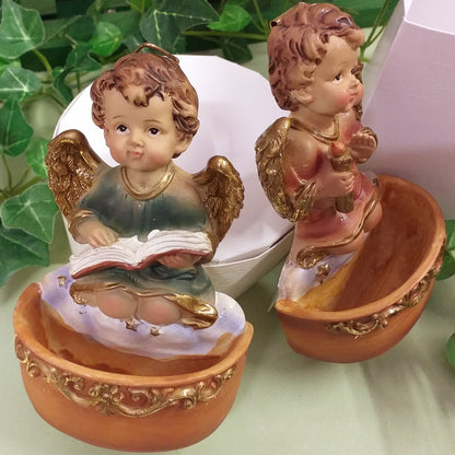 in lettura o con candela davanti e profilo di angeli da appendere bomboniere idee regalo oggetto resina acquasantiera forma angioletto