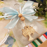 sacchetto confetti bianco portachiavi albero della vita ciondolo legno pirografato corda perle nastro azzurro kit fai da te o confezionato bomboniera