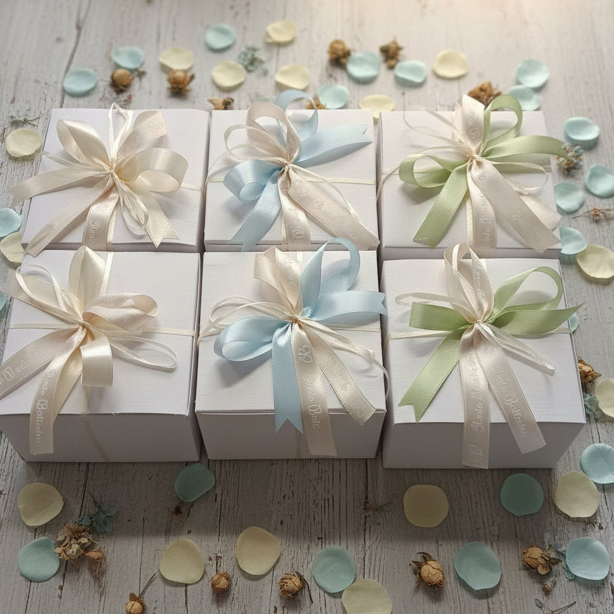 colori pastello crema panna azzurro verde salvia bimba femminuccia bimbo maschietto scatole bomboniera segno del leone nascita battesimo baby bebè babyshower