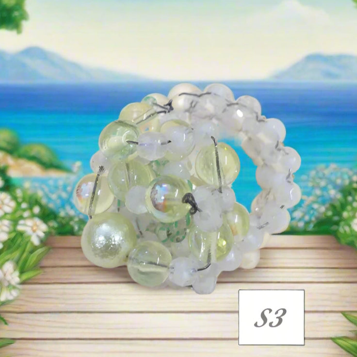 verde lime e ghiaccio shop anelli artigianali fatti a mano bigiotteria di perline perle pietre intrecciati bijoux  con filo e basi cristalli Swarovski componenti di murano