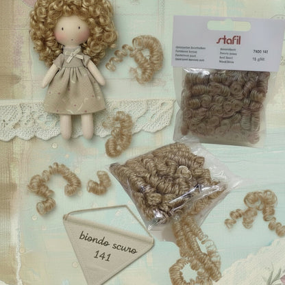 biondo scuro mini boccoli di parrucche capelli sintetici ricci fai da te bambole di pezza uncinetto stoffa amigurumi acconciature angeli angioletti follettine fate dei fiori
