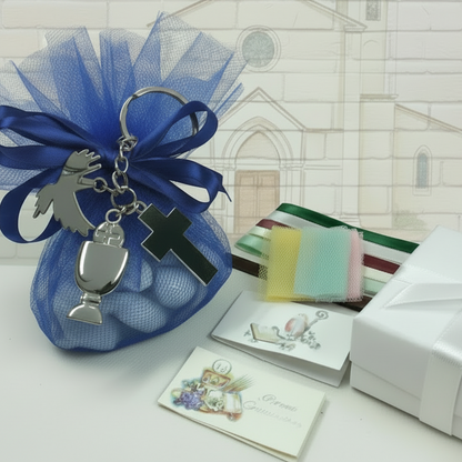 Sacchetto blu con portachiavi Croce Calice colomba Prima Comunione Santa Cresima insieme entrambe cerimonie Santo Giorno bomboniere religiose sacre confezionamento maschietto bambino colori scelta tulle e nastro