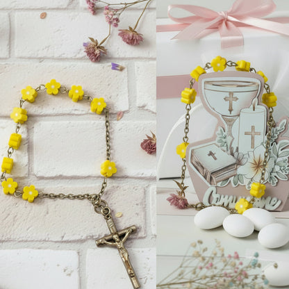 piantina legno icona bomboniere sacre religiose Santa Cresima simboli pastorale Mitria colomba Santo Giorno Prima Comunione calice spighe uva confezionata con Rosario di perle decina Croce metallo zama fiorellini gialli confetti bigliettino