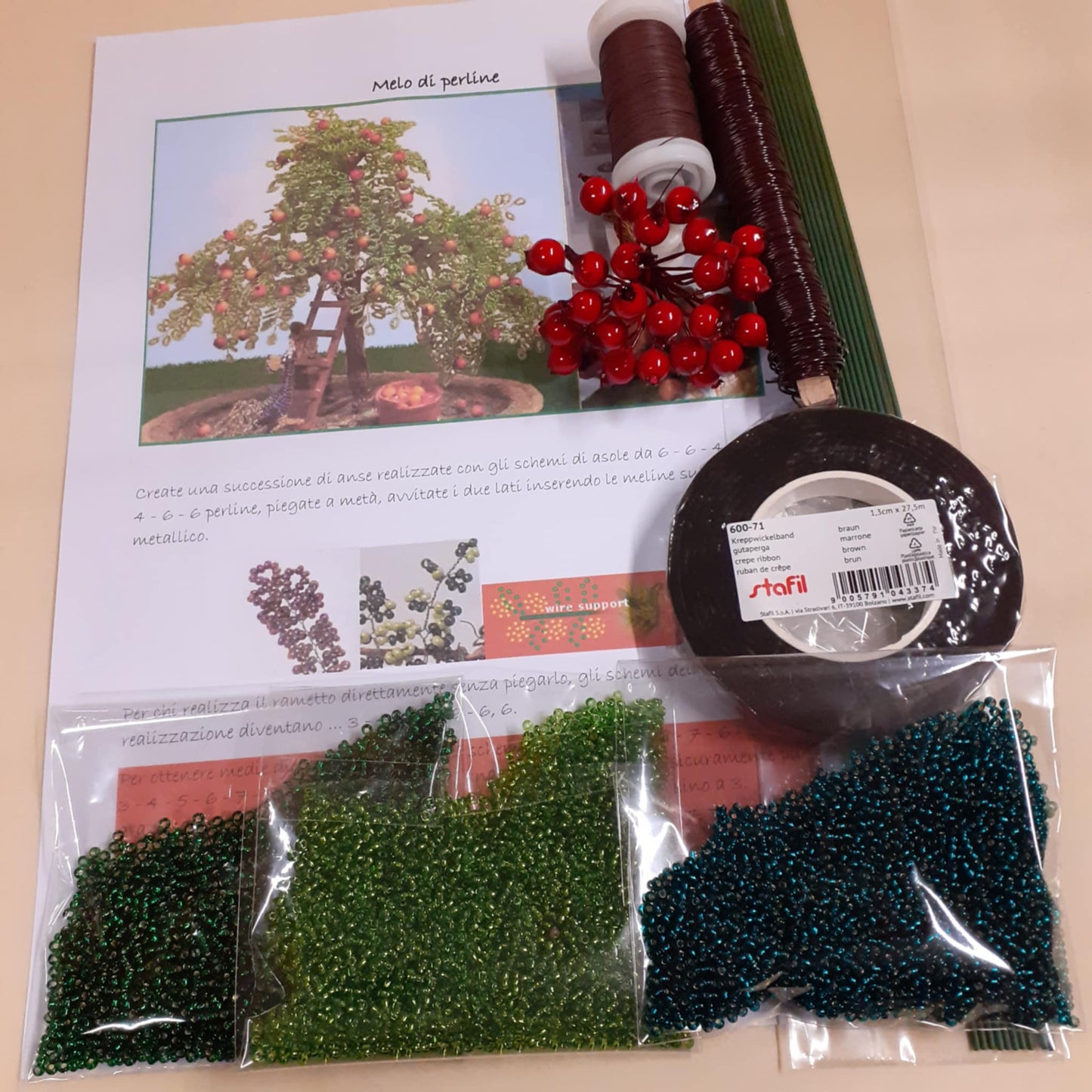 dettagli foto istruzioni perline fiori e piante kit fai da te creare albero bonsai pianta melo conteria rocailles di perle veneziane meline fili marroni steli guttaperca stemtex