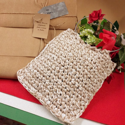 19 x 21 cm modello elegante bianco beige lurex Borsa Marzia artigianale fatta a mano in Italia all'uncinetto crochet bag tag idea regalo from to busta packaging pochette di corda cotone green macramè cordino manici cerchio metallo colore argento uso borsetta da giorno sera matrimonio cerimonia