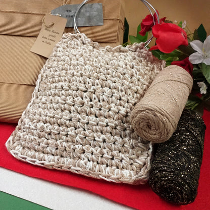 nero e beige lurex Borsa Marzia fatta a mano in Italia uncinetto crochet bag pochette di corda cotone green macramè cordino manici cerchio metallo colore argento uso borsetta da giorno sera elegante cerimonia