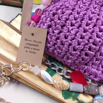 Marzia borsa artigianale di fettuccia raso nastro fatta a mano uncinetto crochet Italia pochette cerimonia giorno sera matrimonio manico gioiello perle catena conchiglie pietre fashion moda estate