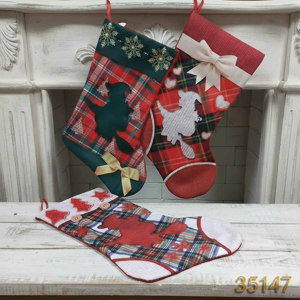 calza stoffa tessuto befana epifania con scopetta scacciaguai beige verde rosso da riempire per confezionamento fai da te  natale dolciumi biscotti caramelle cioccolatini pasticceria regalini ricordini souvenir