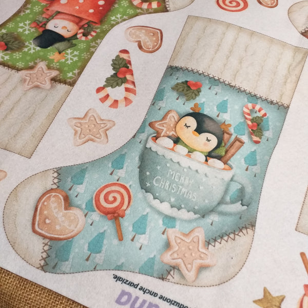 azzurro pinguino calza della befana pannello pannolenci stampato Natale biscotti bastoncini di zucchero dolcetti cuori stelle da cucire e riempire fai da te per l'epifania o regali natalizi