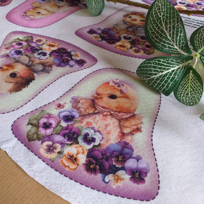 vestina di stoffa per pulcini fiori violette idee creare con motivi campanelle pannolenci stampato pasquale per decorazioni feltro addobbi fai da te vetrinistica packaging