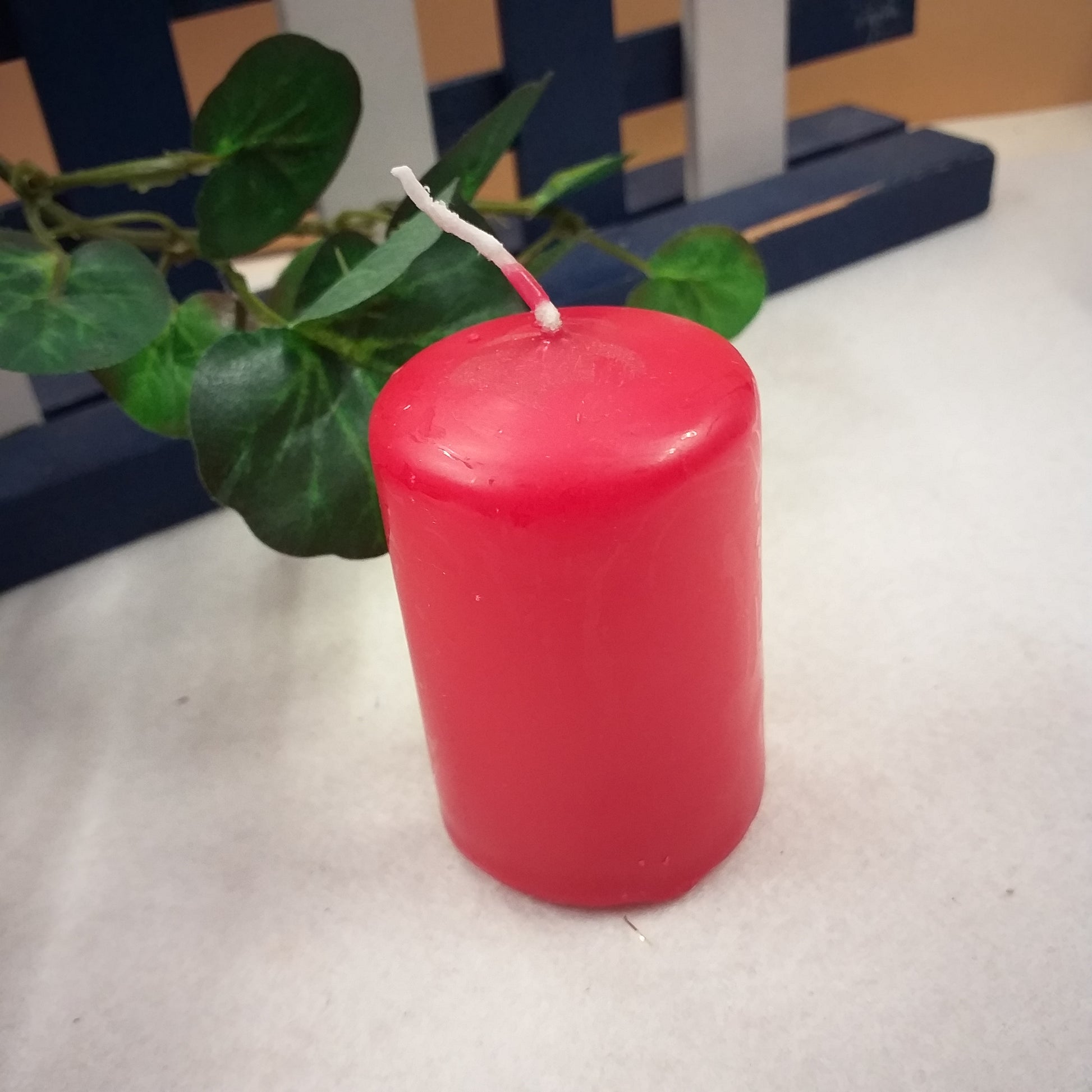 cera rossa tedesca shop online forma cilindrica candela moccolo cero da decorare fai da te per composizioni floreali centrotavola corona avvento natale packaging idea regalo vetrinistica con fiori