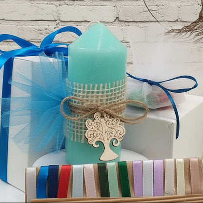 candela profumata menta colore tiffani-pastello confezionata bomboniera confetti scatola bianca nastro blu packaging green rustico naturale juta corda albero della vita legno