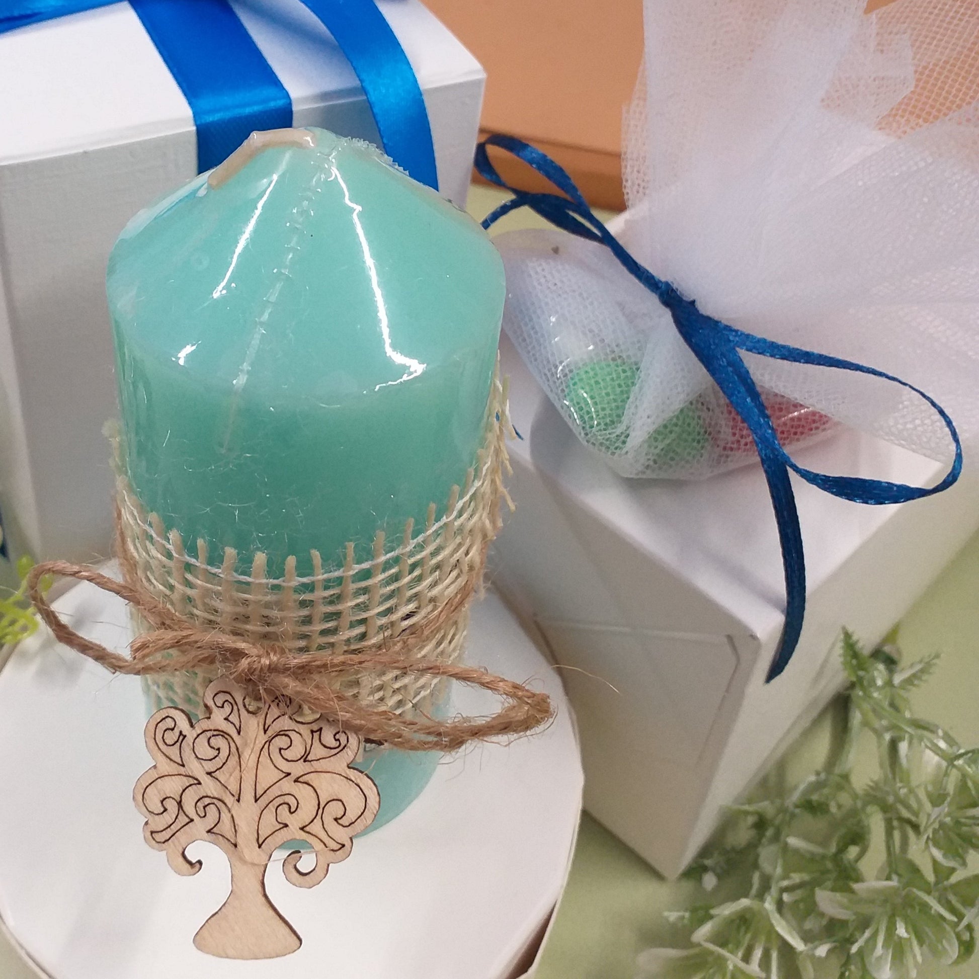 vetrina profumatori casa candele profumate menta colore tiffani-pastello confezionate bomboniere packaging green rustico naturale juta corda albero della vita legno confetti colori italiani