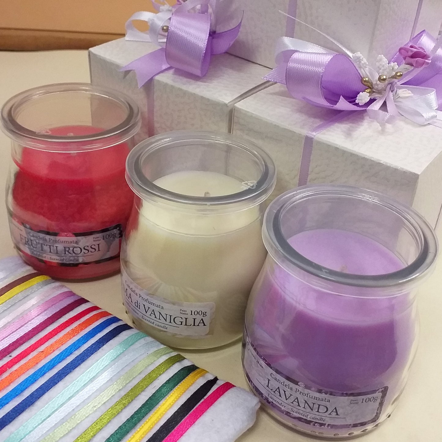 frutti rossi vaniglia lavanda candele bomboniere profumate confezionate confetti scatole matrimonio prima comunione scelta colori nastrini