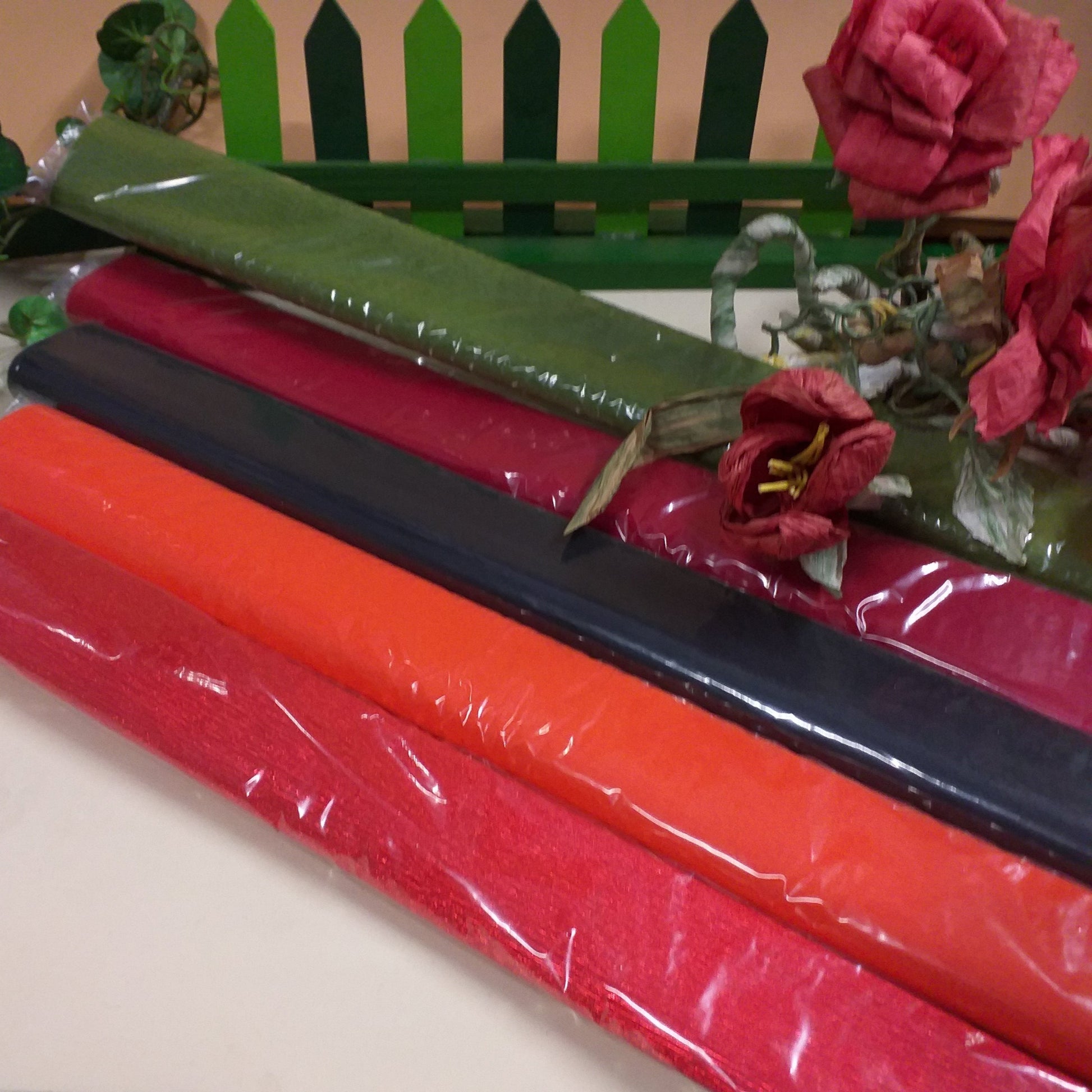 Carta Crespa Rossa - Un Rotolo Per Decorazioni E Lavoretti - Foto 9