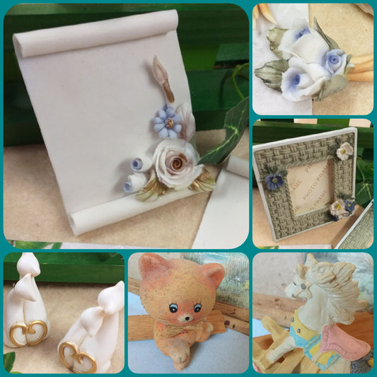 pergamena fiori bouquet mazzolino cornicetta portafoto coppia gattini cavallo dondolo lotto offerta oggetti ceramica oggettini miniature casa bambole oggettistica collezione sorprese uova pasqua bomboniere idee regalo shop negozio vetrina
